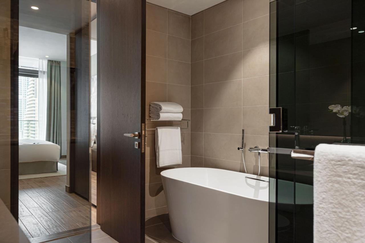 Premium Suite mit einem Schlafzimmer, Balkon und Blick auf den Jachthafen