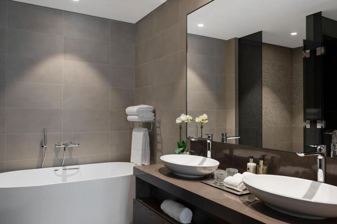 Premium Suite mit drei Schlafzimmern, Balkon und Blick auf den Jachthafen