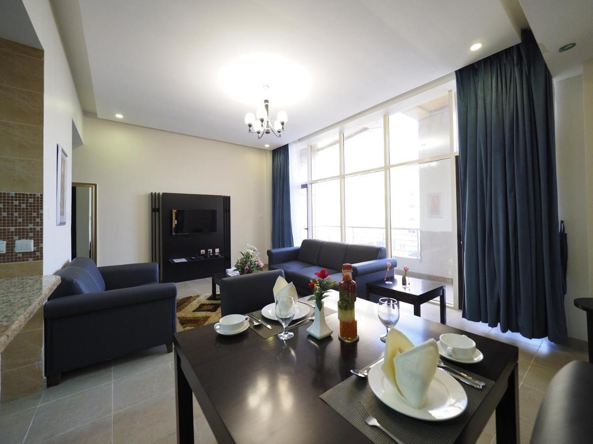 Deluxe Apartment