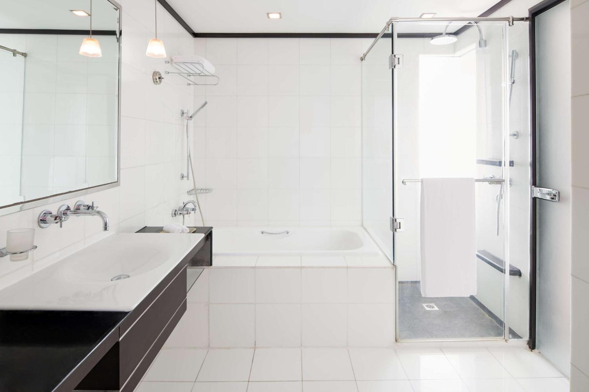 Executive Zimmer mit Balkon und Zugang zur Lounge