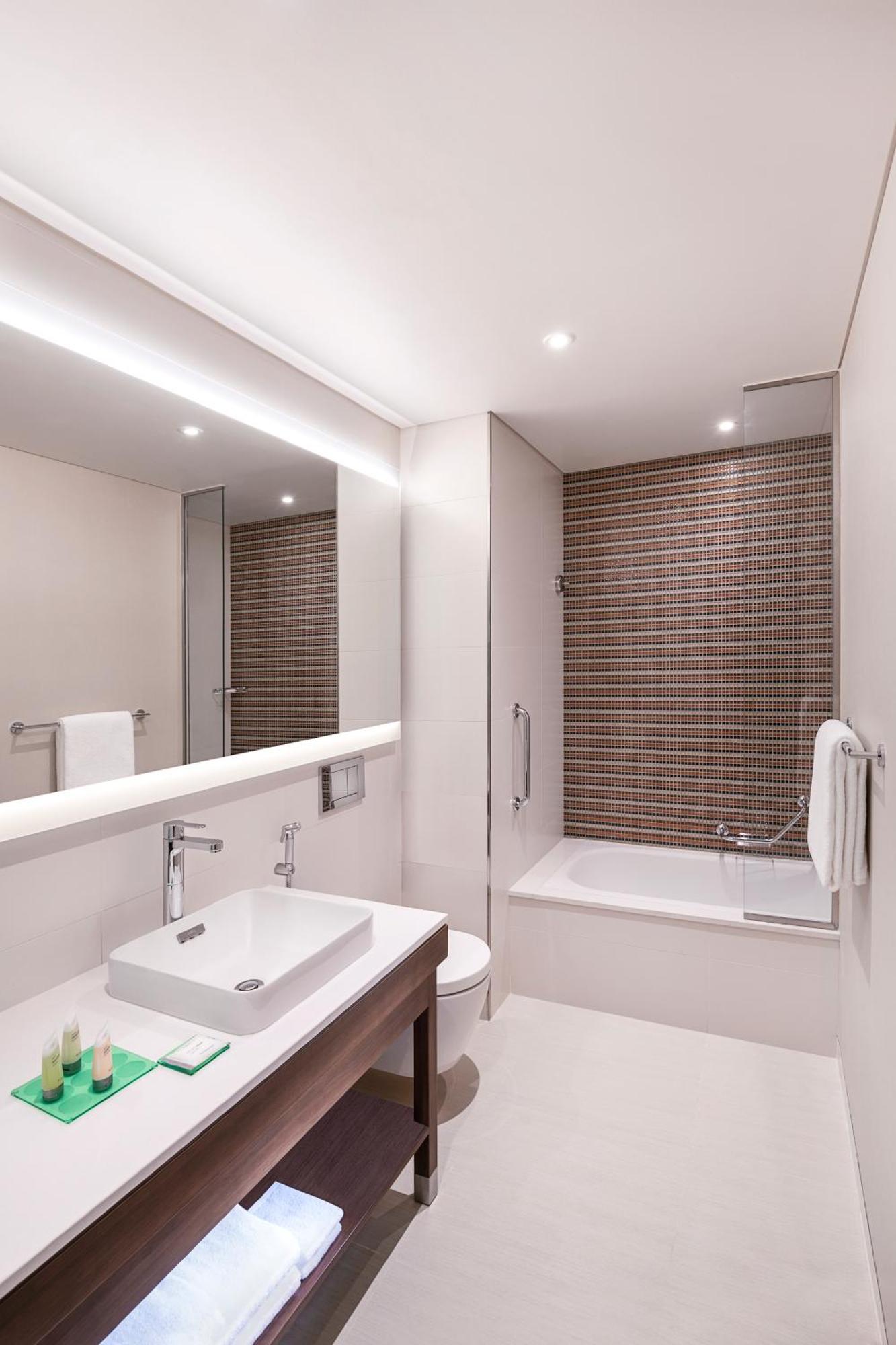 Twin Room with Sofa Bed with Free Breakfast & (15% discount on F&B , SPA and Laundry)
