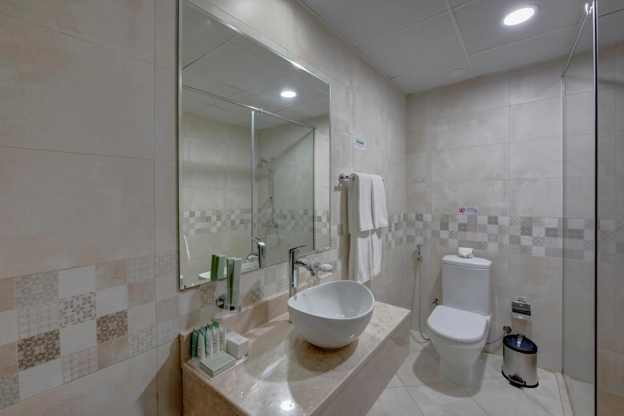 Superior Premium One Bedroom Apartment with Balcony & Marina View - Guaranteed Early 11am Check-In & Guaranteed Late Check-Out 4pm, 20% Discount on F&B