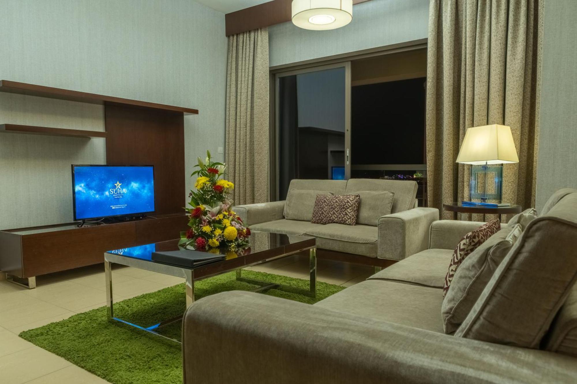 Deluxe Three-Bedroom Apartment,1023268477:JPEG