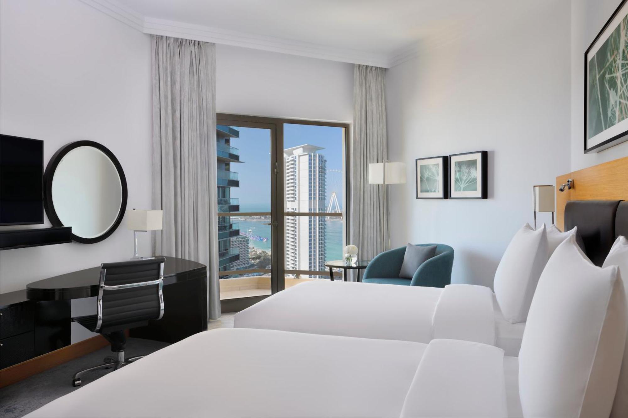 Executive Zweibettzimmer mit eingeschränktem Meerblick, Balkon, Zugang zur Lounge, Frühstück, Erfrischungen, Getränken am Abend sowie Canapés