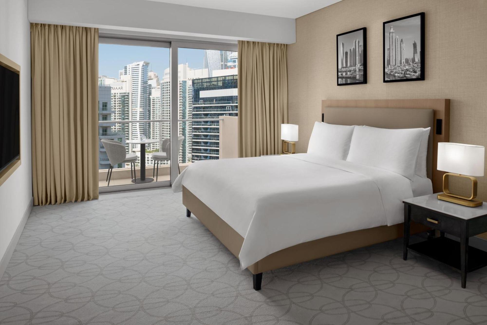 Suite King Tower con Divano Letto e Vista Città - Livello Club