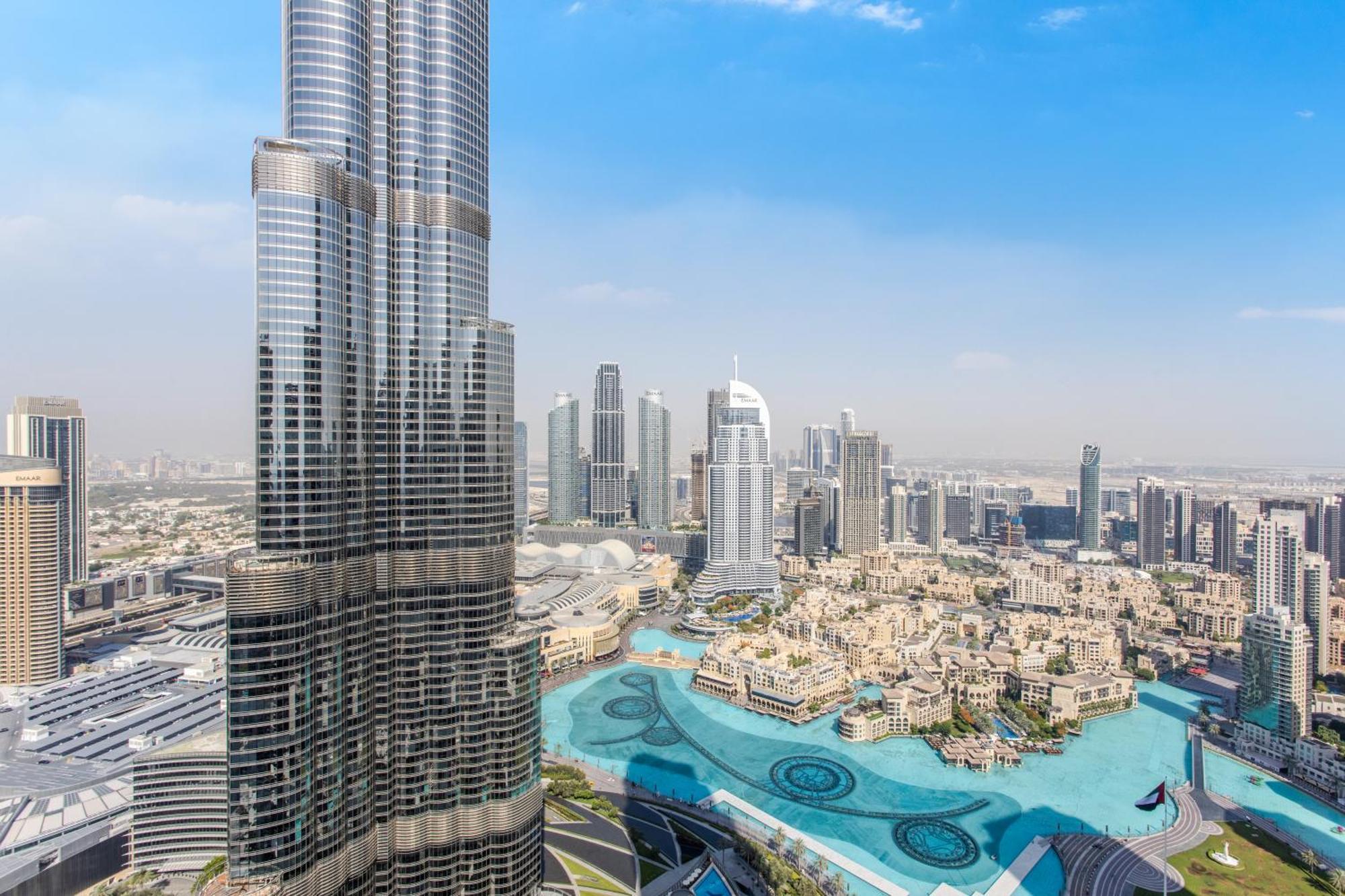 Three Bedroom Apartment with Burj Khalifa and Fountain View
