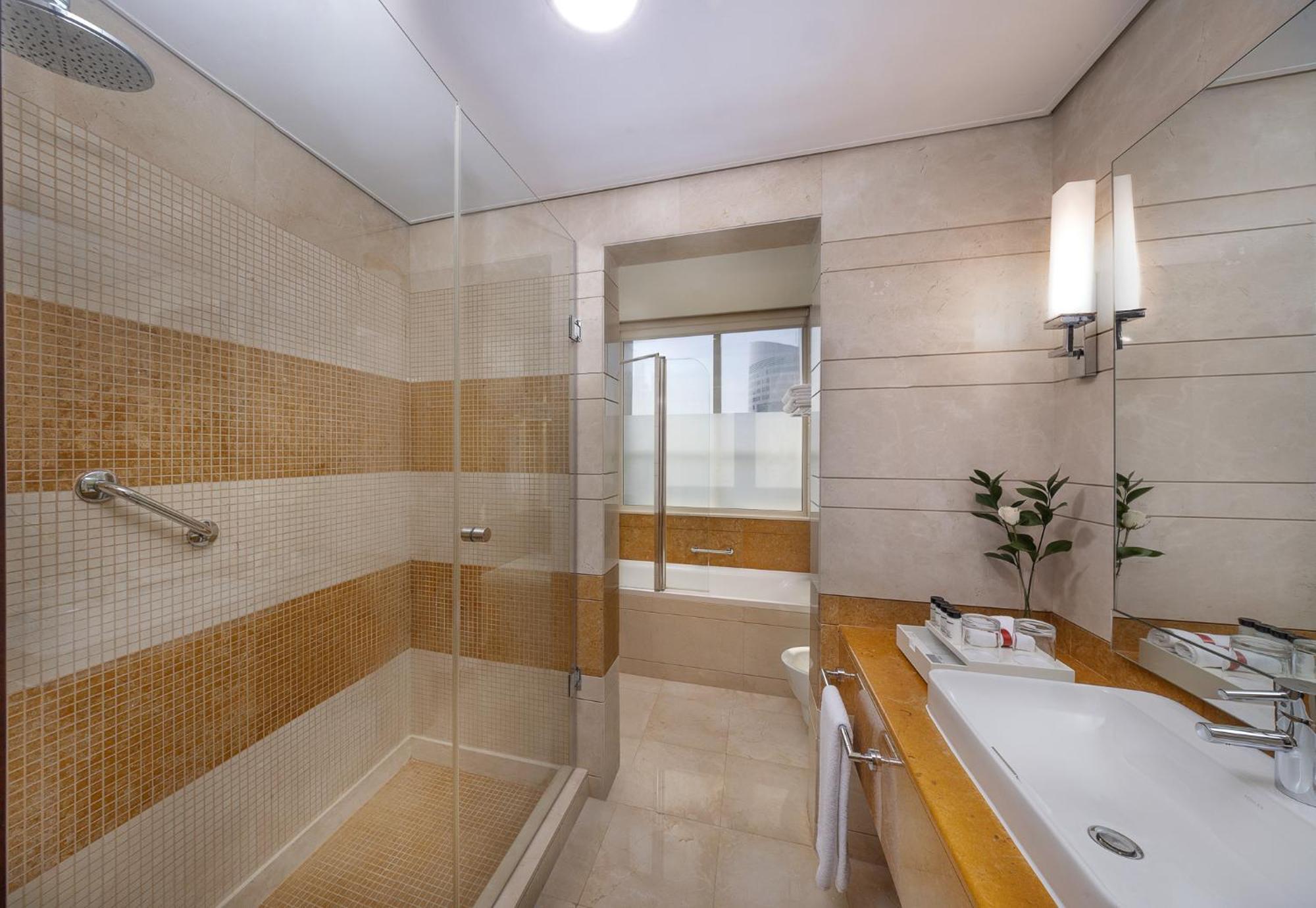 Business Suite – inklusive Frühstück, Hin- und Rücktransfer zum Flughafen Dubai und Zugang zur Club Lounge