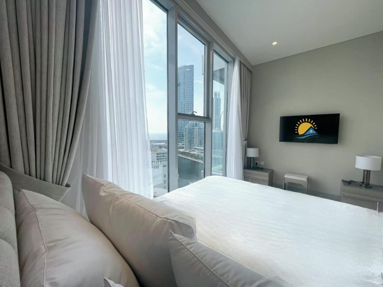 One-Bedroom Apartment Balcony Water View,1612177101:JPEG