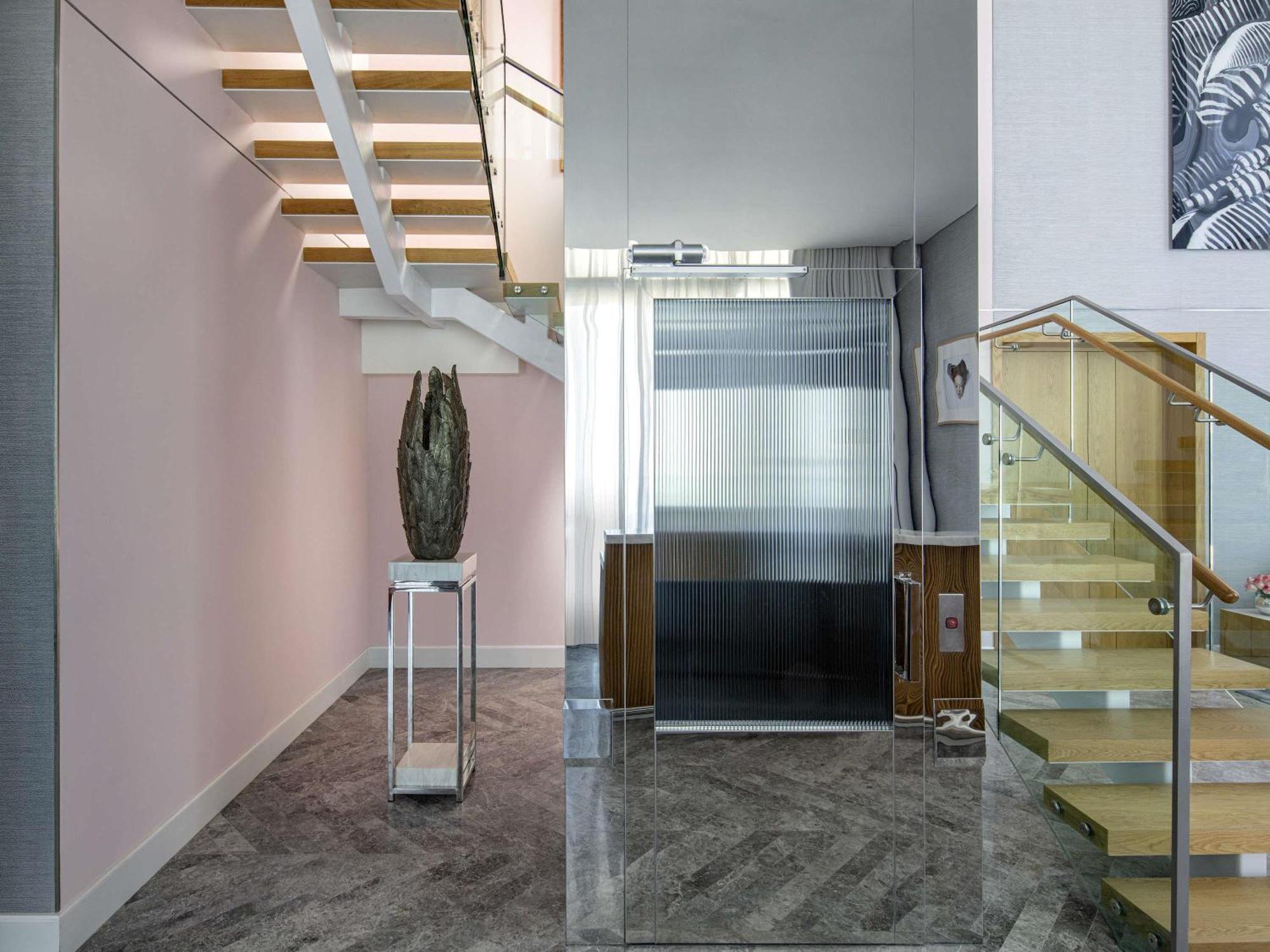 Sky-Penthouse-Suite mit einem Schlafzimmer und Balkon