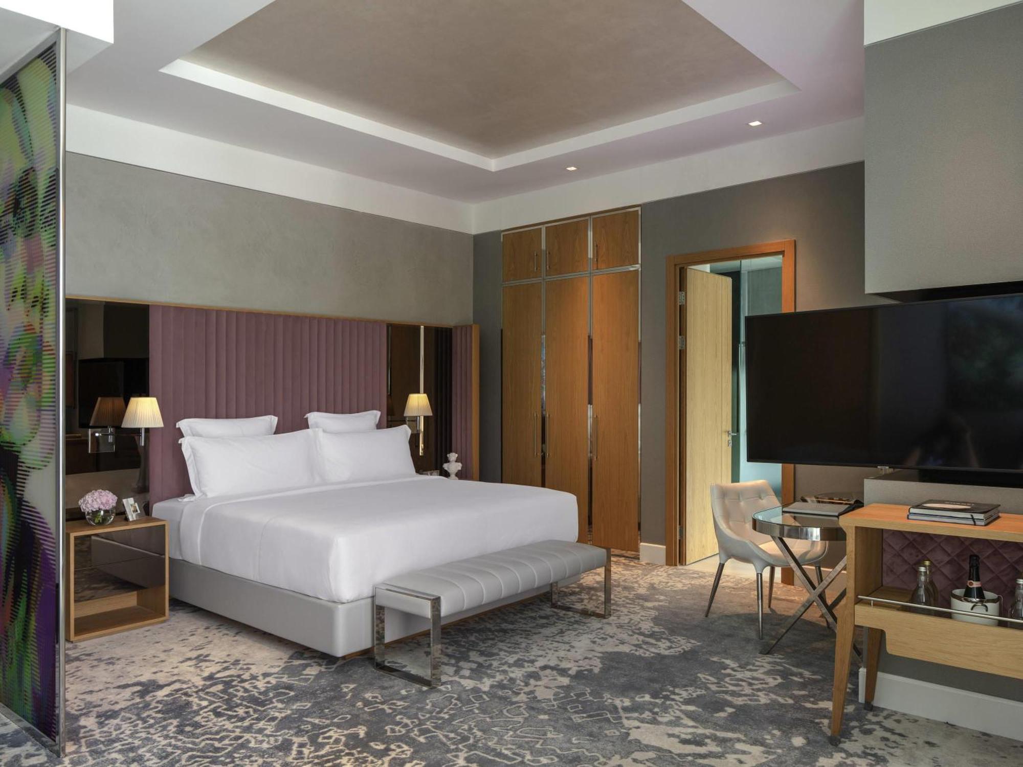 Sky Premium Zimmer mit Kingsize-Bett – Stadtblick