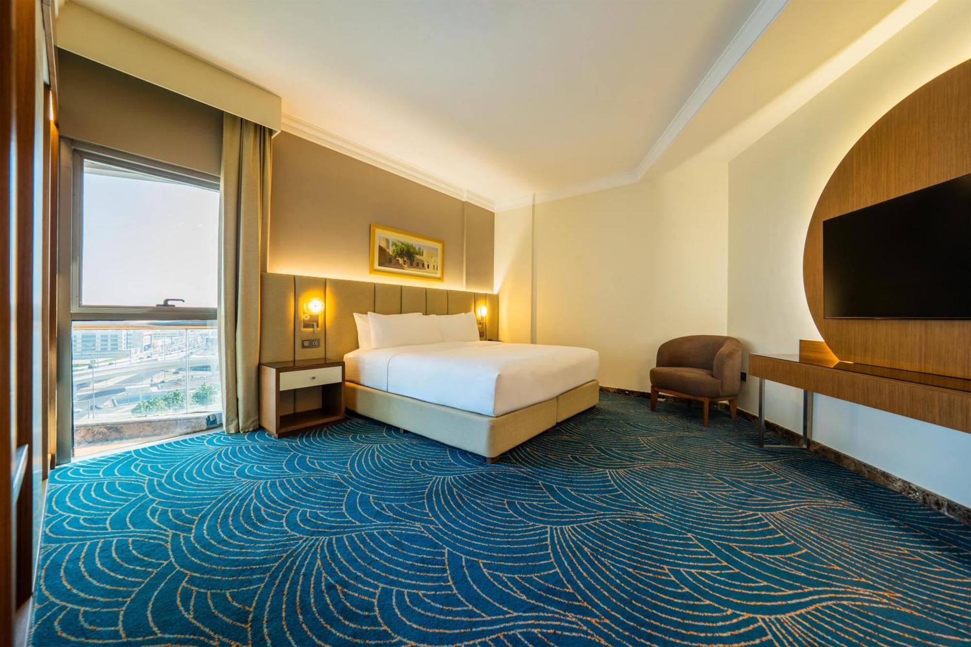 One-Bedroom King Suite with Balcony
