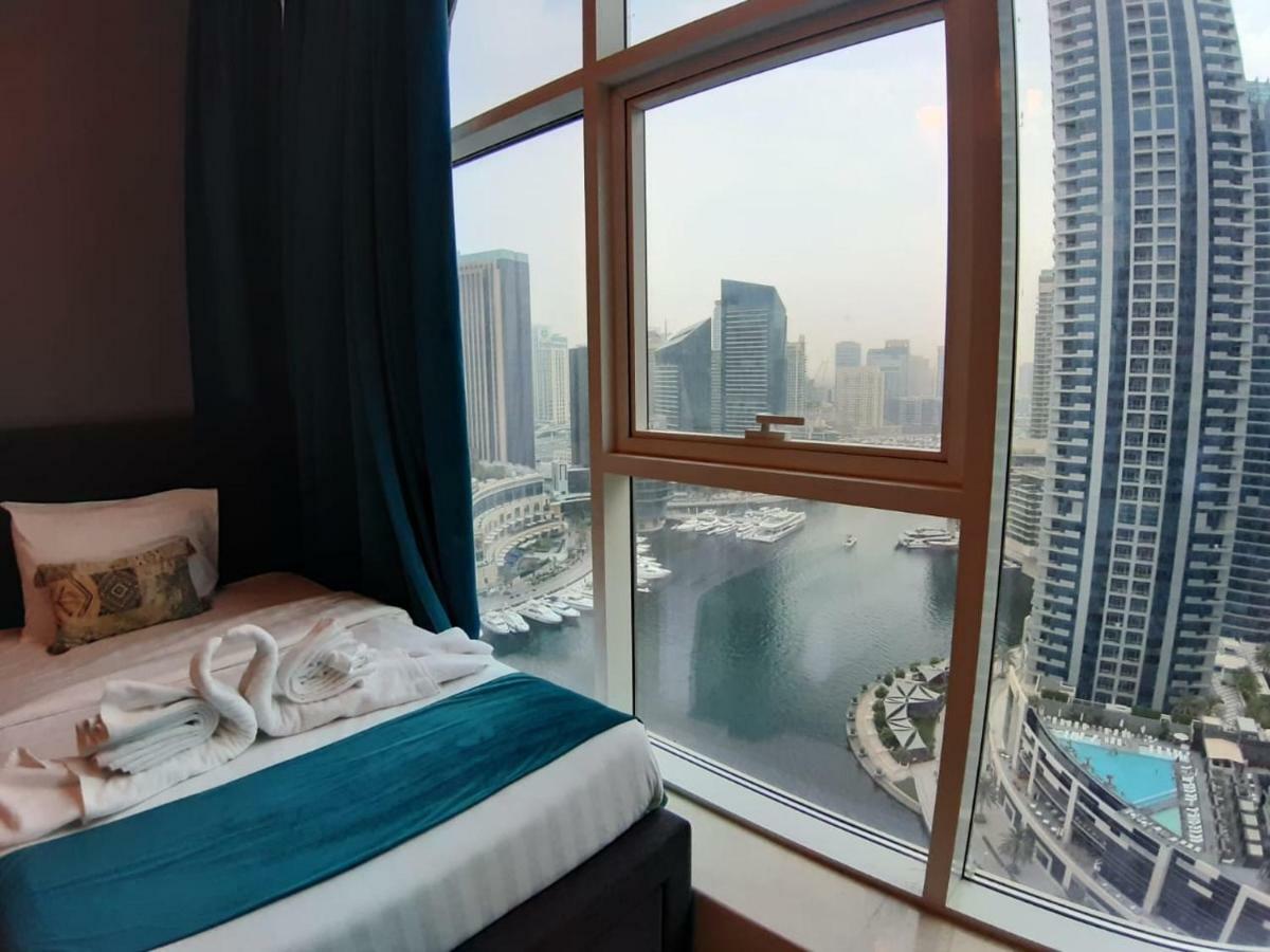 Deluxe Two Bedroom Apartment with Full Marina View