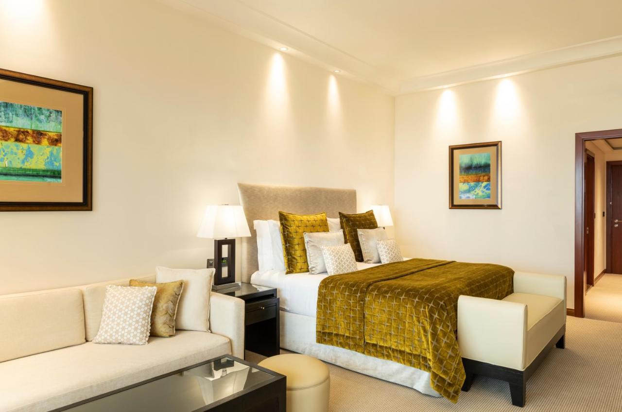 Camera Premier con 1 Letto King-Size, Accesso Executive Lounge, Afternoon Tea e Happy Hour, Accesso Gratuito Spiaggia e Piscina del Resort, e Trasferimento dall'Aeroporto di Dubai
