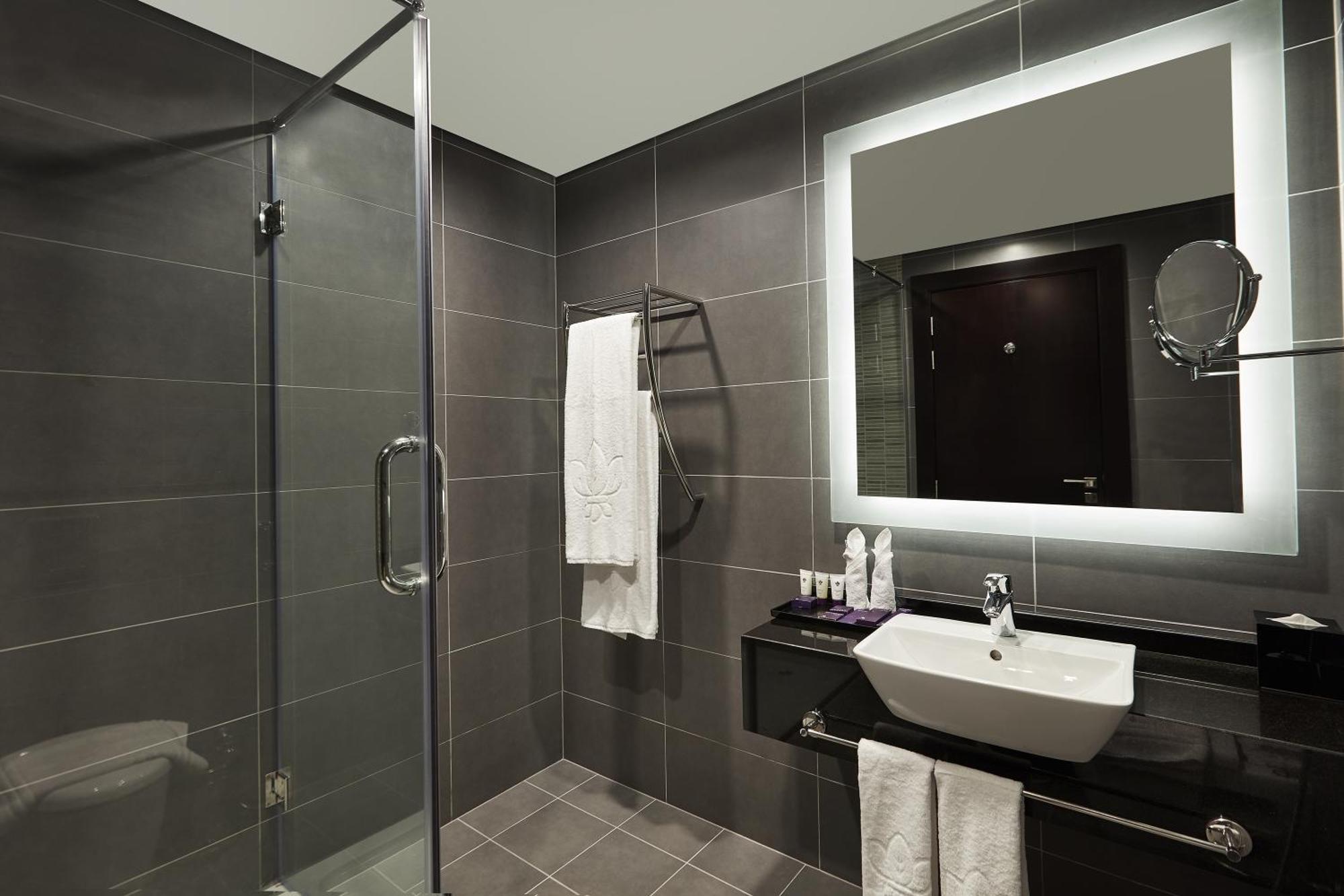 Standard Zimmer mit Kanalblick, 20% Ermäßigung auf Speisen und Getränke, exklusive Gerichte, 20% Ermäßigung auf den Wäscheservice und 10% Ermäßigung auf das Spa