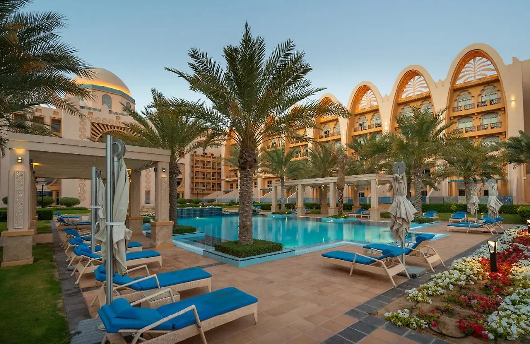 Globalstay At Palm Jumeirah Beachfront Paradise With Pool And Gym-1