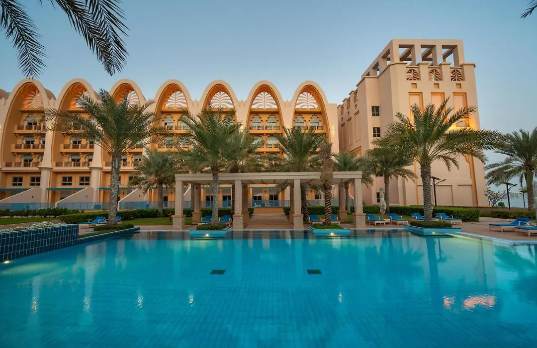 Globalstay At Palm Jumeirah Beachfront Paradise With Pool And Gym-1