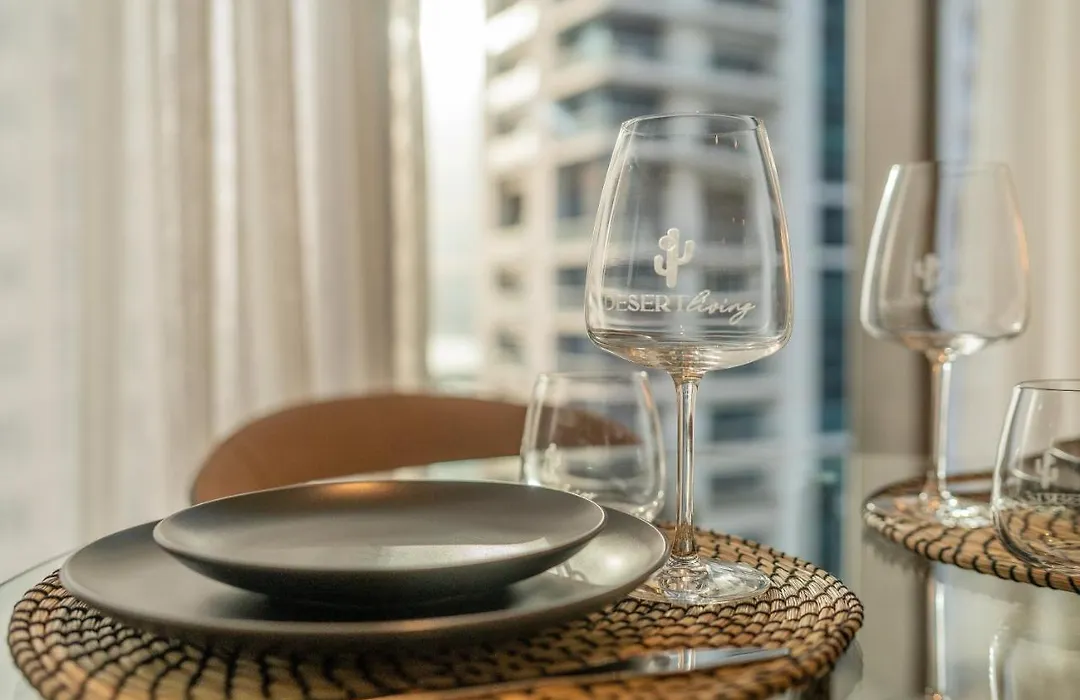 Desert Living Luxury Condo - Jumeirah Living Marina Gate-1