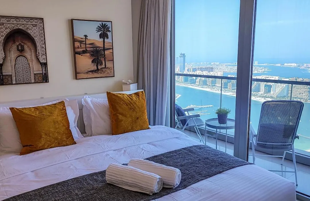 Exquisite, Luxe 1Bd Apartment, Unparalleled Sea Views, Prime Dubai Marina Location & Full Kitchen By "La Buena Vida Holiday Homes-1