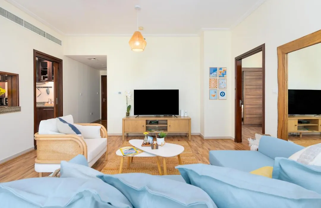 Boutique Apartment Sea Views - Dubai Marina-1