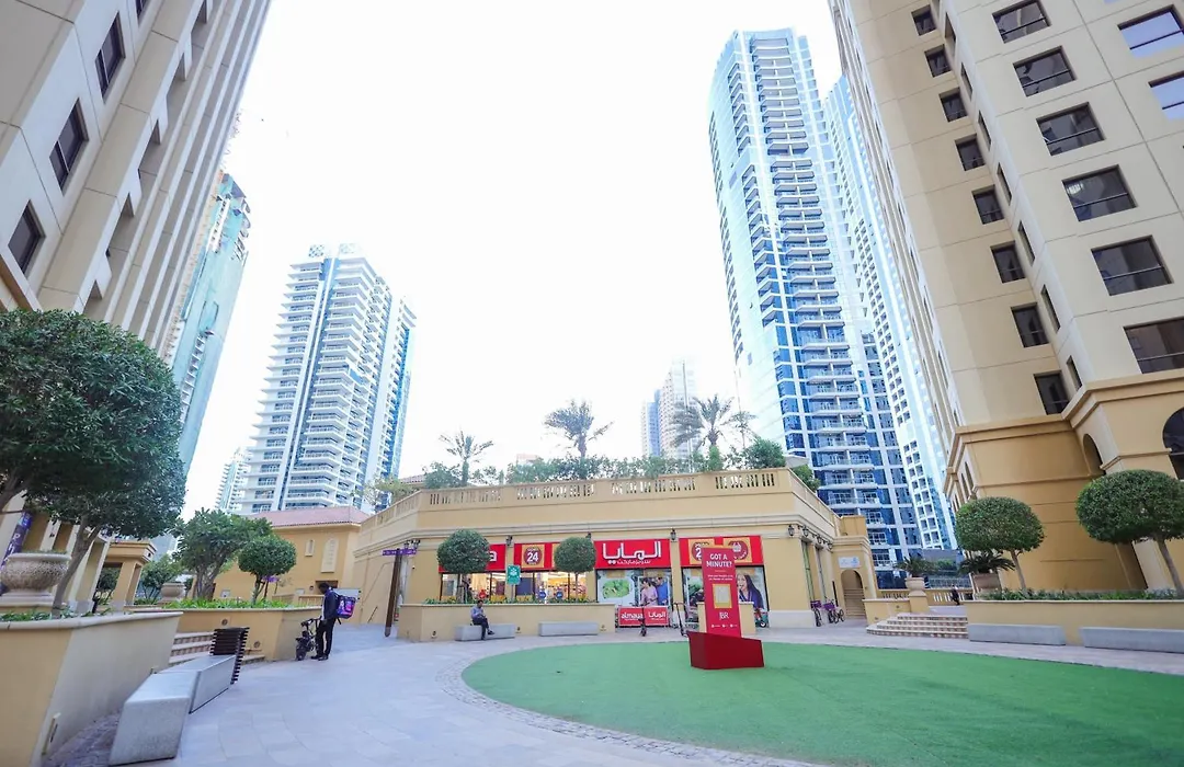 Lunar Hostel - Jbr-1