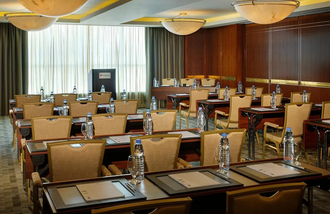 Crowne Plaza - Dubai Jumeirah By Ihg-1