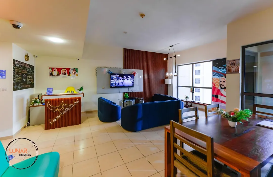 Lunar Hostel - Jbr-1