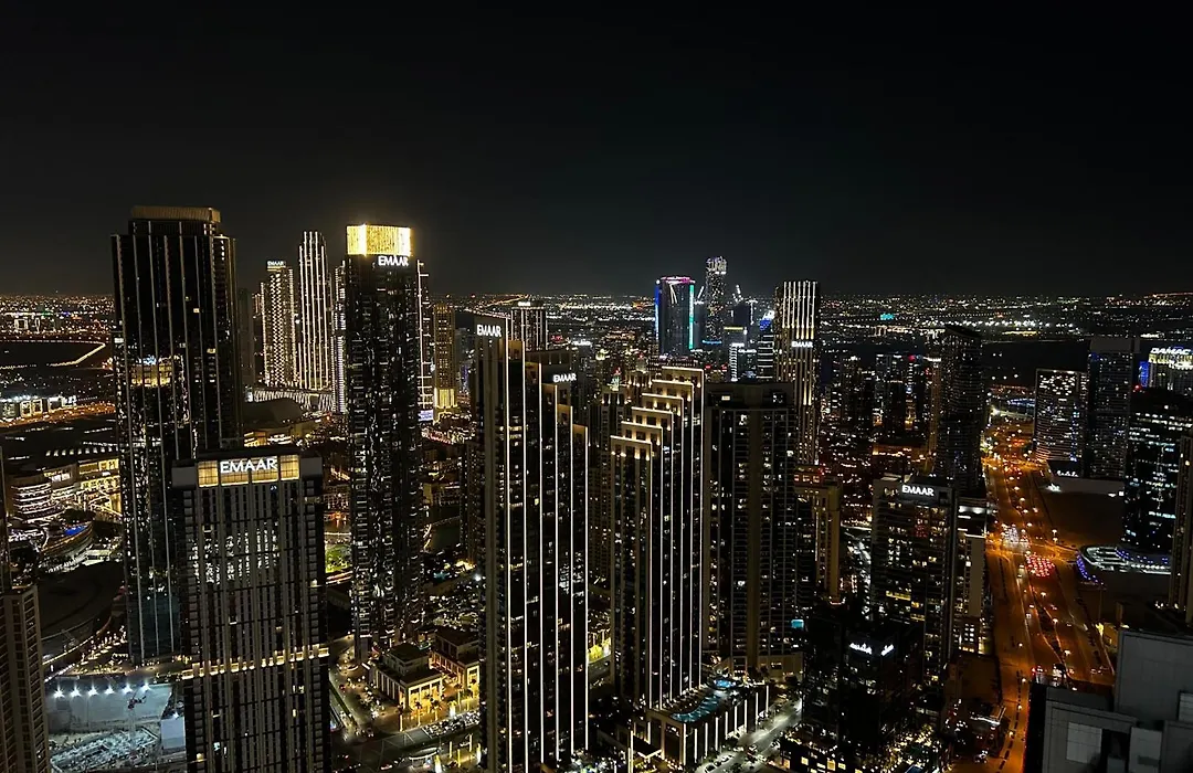 Luxury Stay With Burj Khalifa Views & Infinity Pool-1