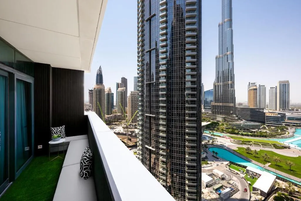 Magnificent 3 Bedroom With Stunning Burj Khalifa View-1