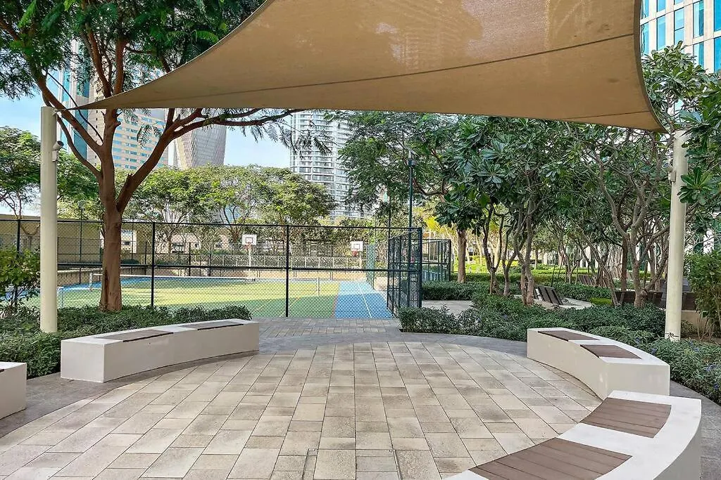 Luxury 4Br Flat, Downtown Dubai, Pool, Gym, Ps5, Sleeps 11 Guests-1