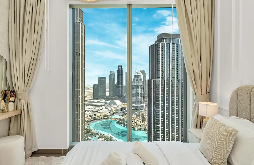 Skyline Serenity Holiday Home I Burj Khalifa Bliss I 4 Bedroom Apartments I Burj Khalifa & Fountain Views I Free Gym, Pool, Parking And Wifi-1