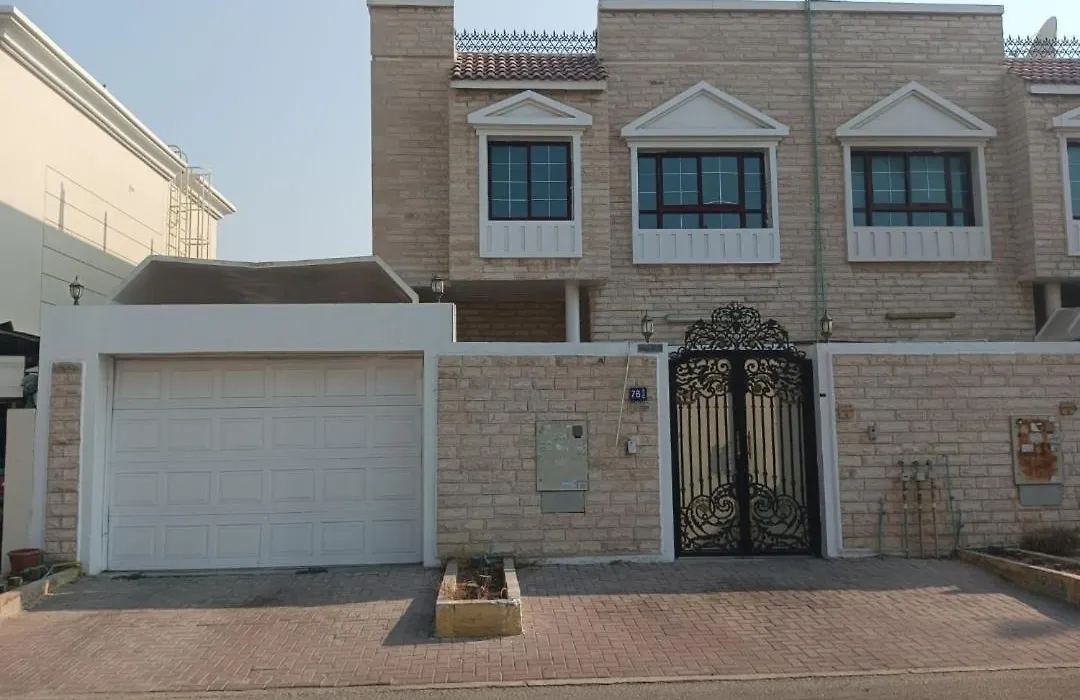 Elegant Villa Rooms In Dubai Near Airport-1