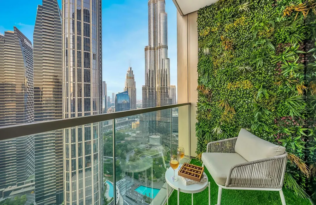 Skyline Serenity Holiday Home I Grandeur 2 Bedroom Apartments I Burj Khalifa & Fountain Views I Free Parking, Gym, Pool & Wi-Fi-1