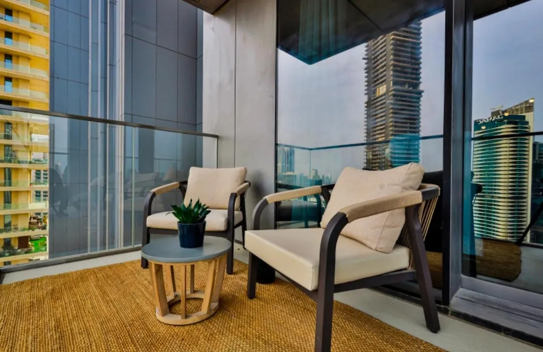 " Luxury Stay In Downtown Dubai - Stunning Views & Prime Location !-1