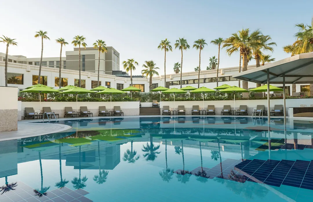 Le Meridien Dubai Hotel & Conference Centre-1