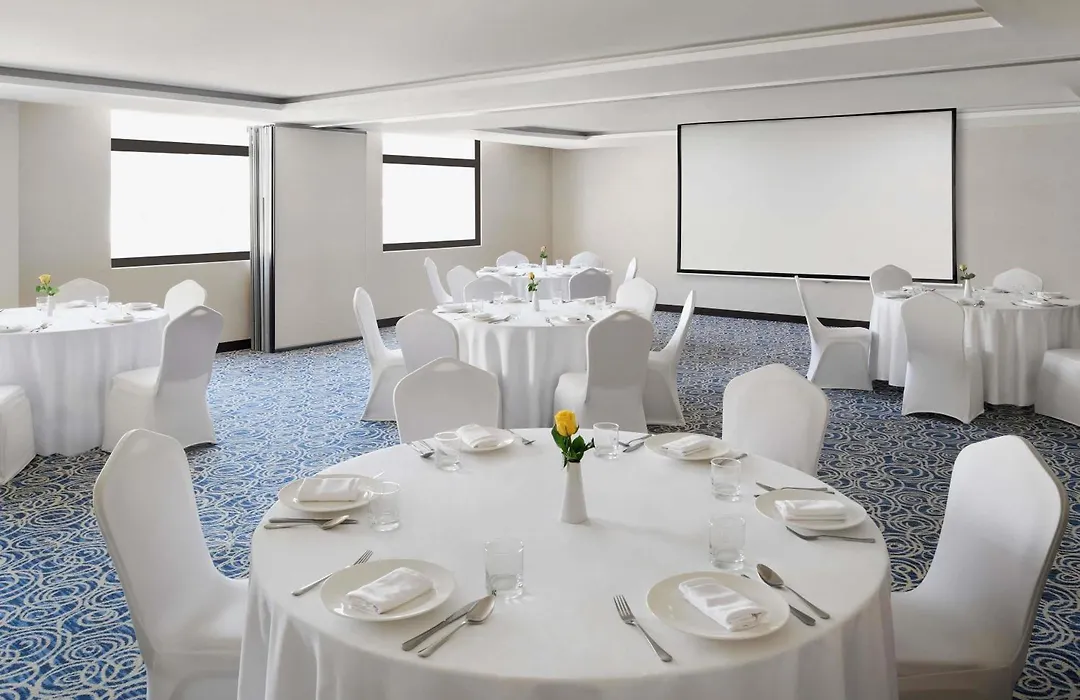 Moevenpick Hotel Apartments Al Mamzar Dubai-1