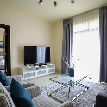 Higuests - Charming Apt With Private Balcony Near Dubai Mall-2