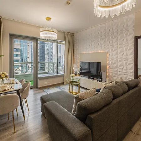 Luxury 2Br Burj Khalifa Fountain View With Pool, Gym, And Near Dubai Mall-3
