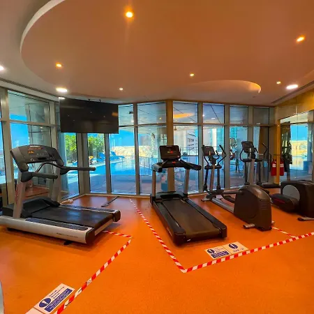 Exquisite, Luxe 1Bd Apartment, Unparalleled Sea Views, Prime Dubai Marina Location & Full Kitchen By "La Buena Vida Holiday Homes-3