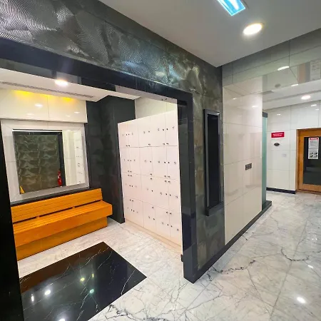 Exquisite, Luxe 1Bd Apartment, Unparalleled Sea Views, Prime Dubai Marina Location & Full Kitchen By "La Buena Vida Holiday Homes-3