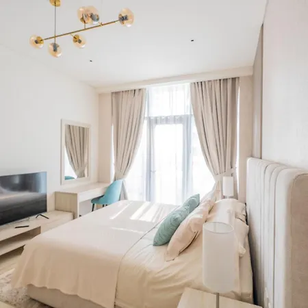 Studio With Pool And Private Beach Access On Palm Jumeirah-3