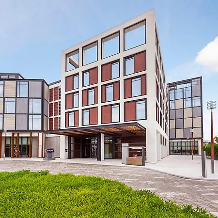Hampton By Hilton Dubai Al Seef-2