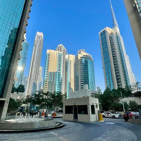 Boulevard 2 Br- Burj Khalifa-Dubai Mall- Pool-Gym-3