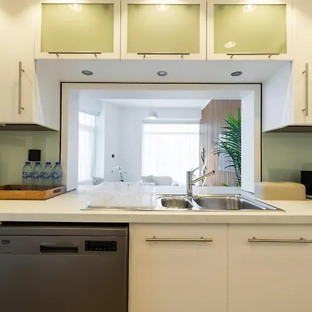 Upgraded Apartment With Stunning Burj Khalifa View-2