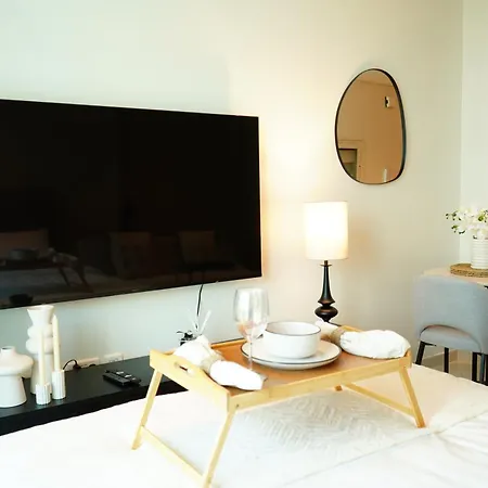Your Elegant Palm Paradise- Fully Equipped-3