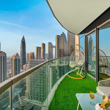 Skyline Serenity Holiday Home I Grandeur 2 Bedroom Apartments I Burj Khalifa & Fountain Views I Free Parking, Gym, Pool & Wi-Fi-3
