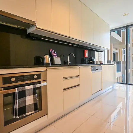 Luxury Apartments - Stunning Marina View - 5-Star Hotel Amenities-2