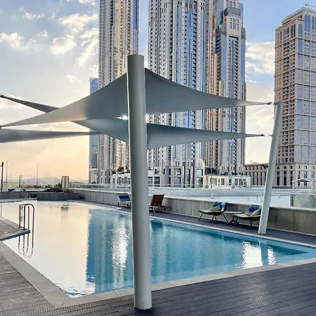 Simply Comfort Vacation Homes Rental In Missoni Top Floor With Sea, Canal And Burj Khalifa Views-2