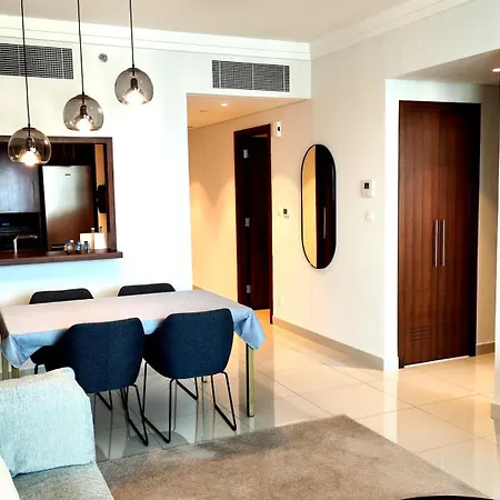 " Luxury Stay In Downtown Dubai - Stunning Views & Prime Location !-2
