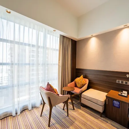 Hampton By Hilton Dubai Airport-3