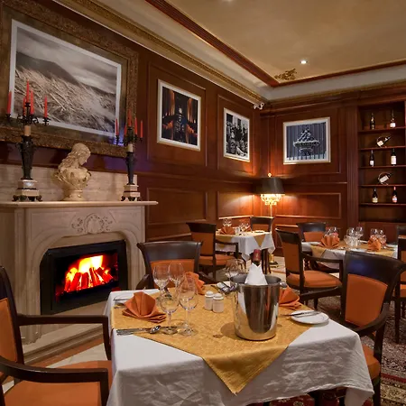 Royal Ascot Hotel-3
